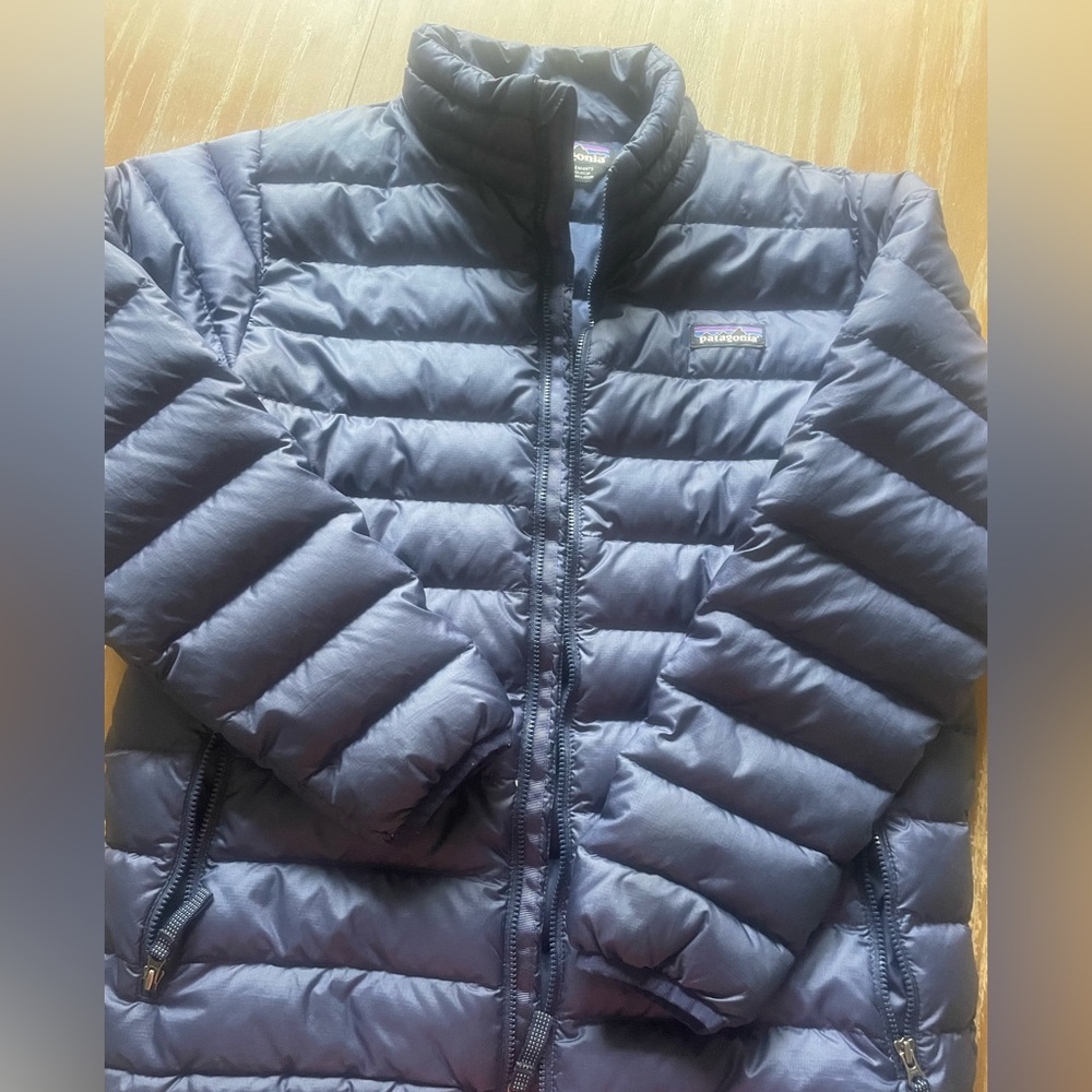Boys Patagonia puffer jacket size Large